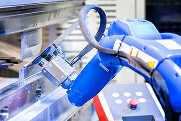 钣金行业资讯-采用机器人钣金折弯，钣金加工行业已经不再需要大批量的尺寸来使用机器人折弯机-开元网页版-开元(中国)